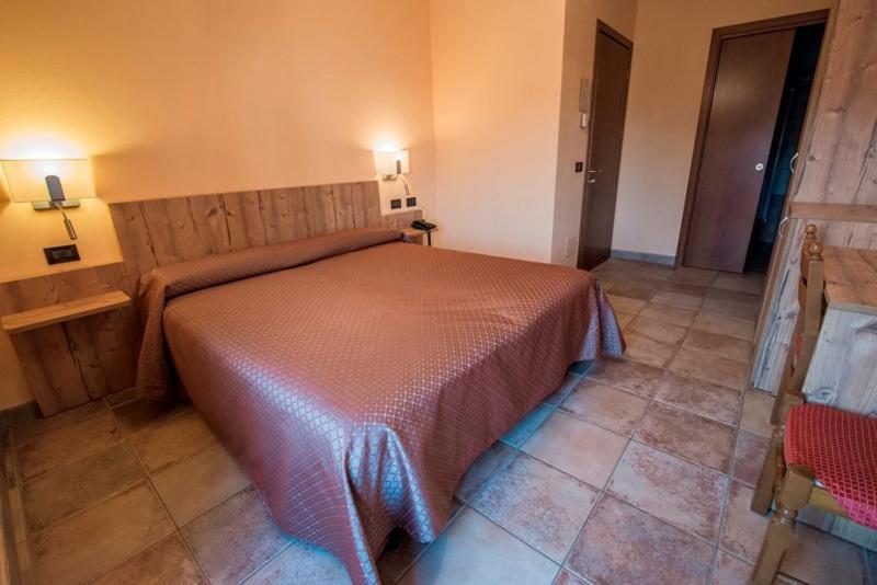 Ristorante Albergo Da Maurizio Cravanzana Kültér fotó