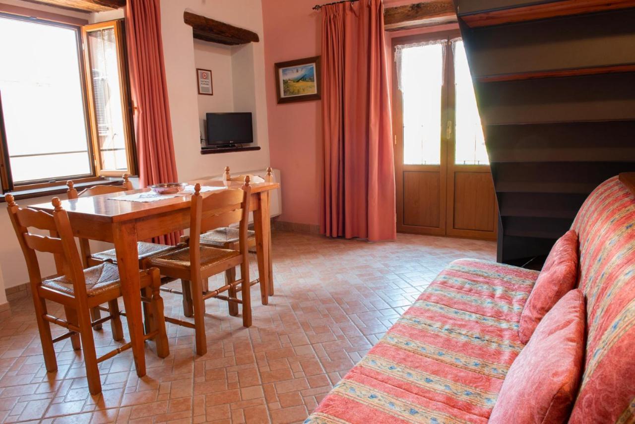 Ristorante Albergo Da Maurizio Cravanzana Kültér fotó