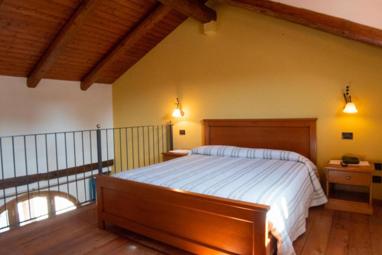 Ristorante Albergo Da Maurizio Cravanzana Kültér fotó